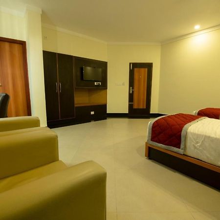 Comfy Luxury Hotel Bangalore Exterior foto